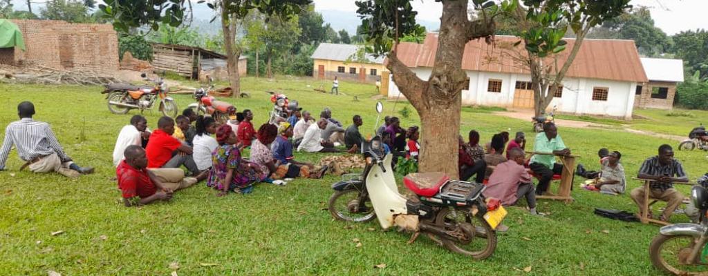 Training of PDM PRF beneficiaries in parishes of Kyegonza Subcounty in Good agronomic practices by Extension workers Training of PDM PRF beneficiaries in parishes of Kyegonza Subcounty in Good agronomic practices by Extension workers