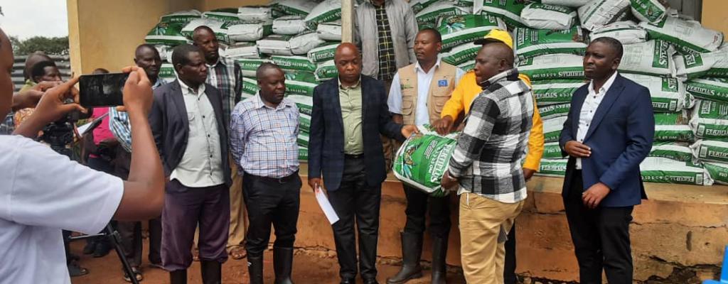 MAAIF DISTRIBUTES ORGANIC FERTILIZER TO BOOST COFFEE PRODUCTIVITY IN GOMBA